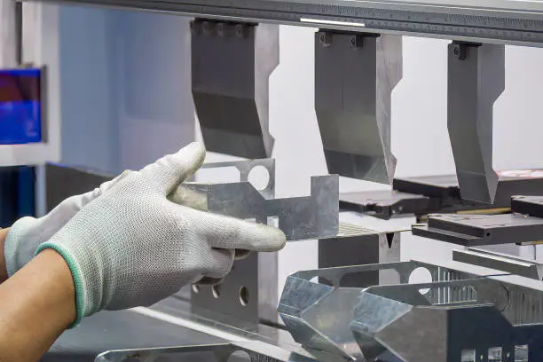 Hybrid Manufacturing: Combining CNC Machining and Sheet Metal Processing